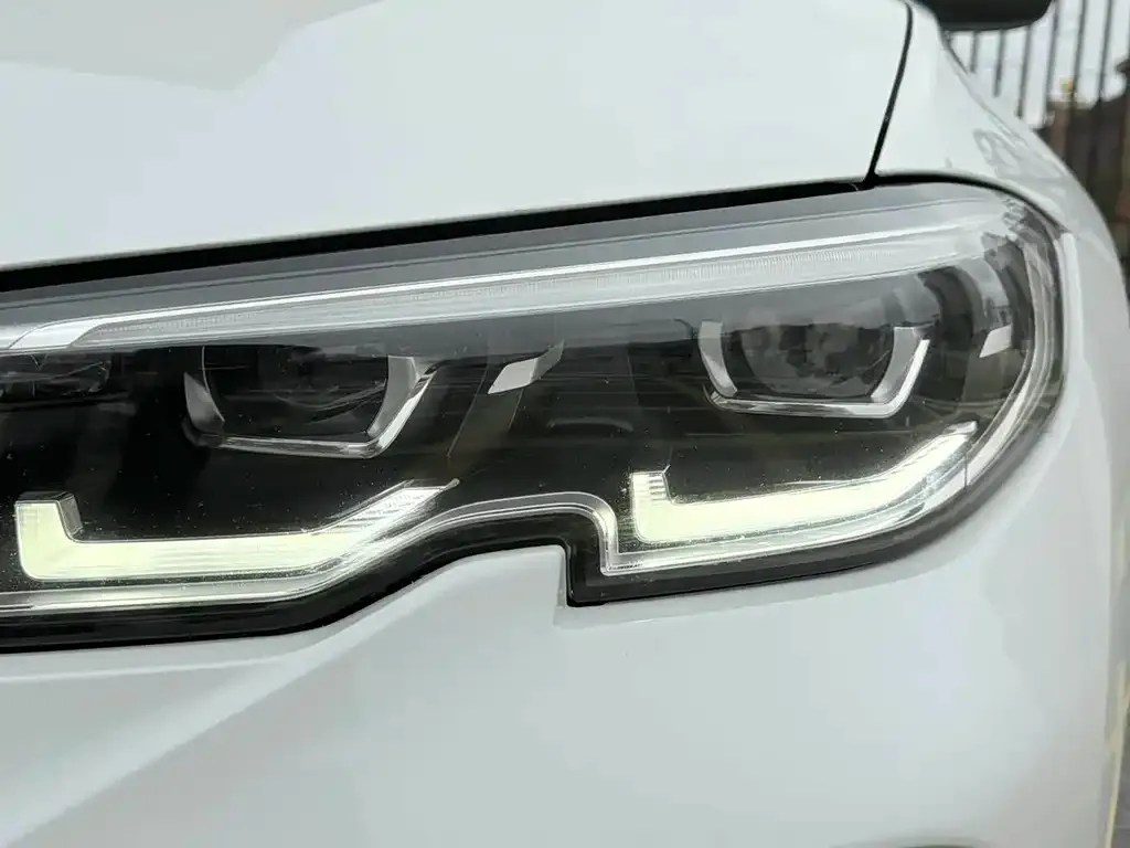 BMW 3 Series 2022 из CN, фото 2