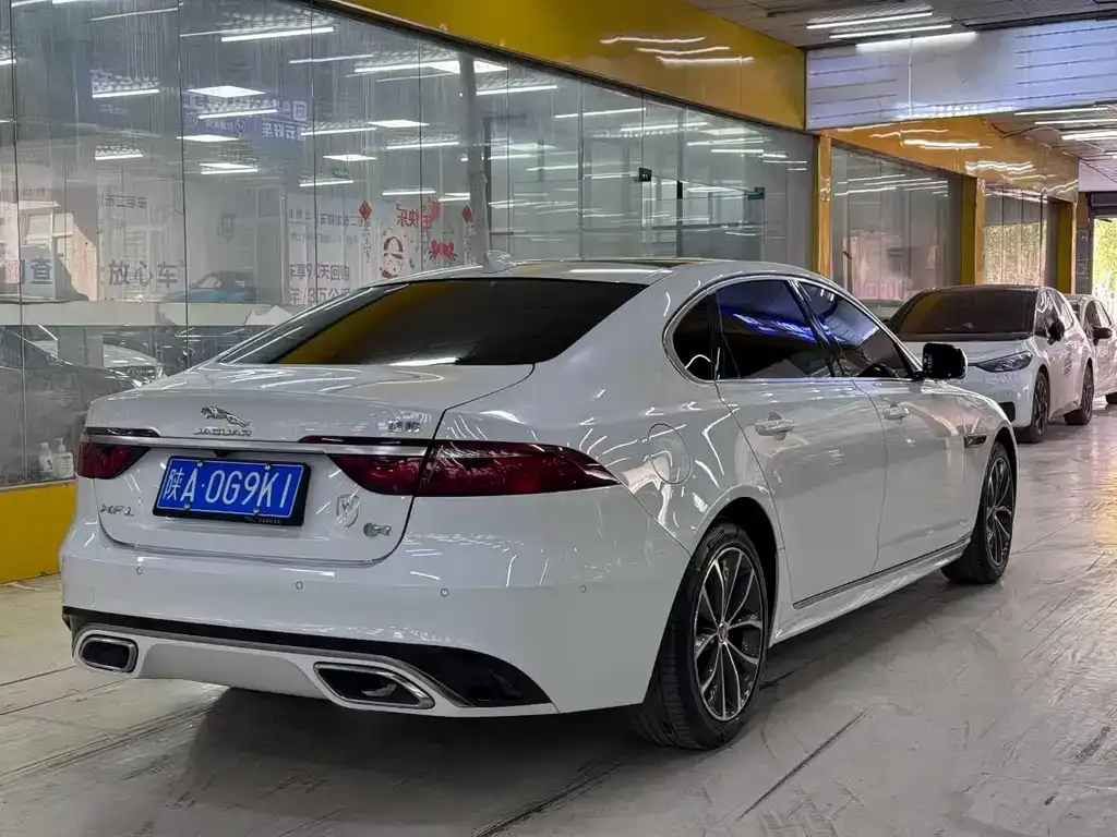 Jaguar XFL 2022 из CN, фото 9