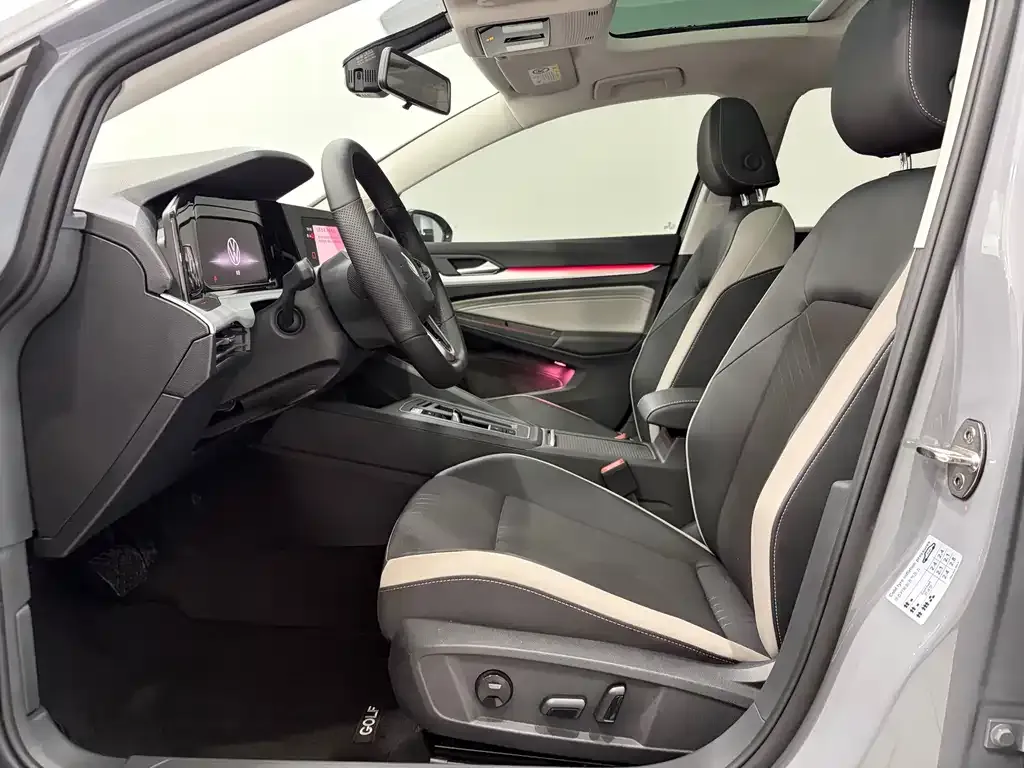 Volkswagen Golf 2022 из CN, фото 9