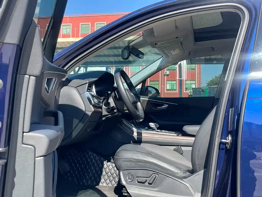 Audi Q7 2021 из CN, фото 5