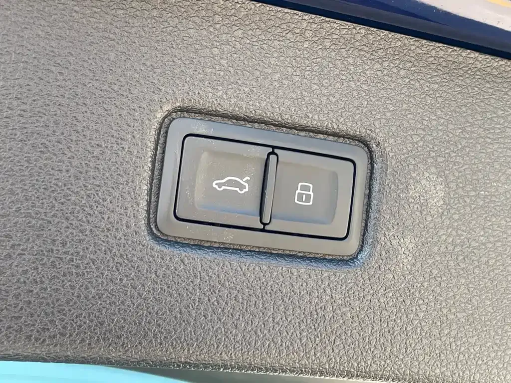 Audi Q7 2021 из CN, фото 10