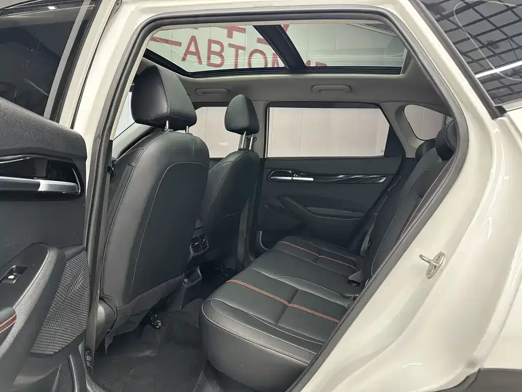 Kia KX3 2023 из CN, фото 5