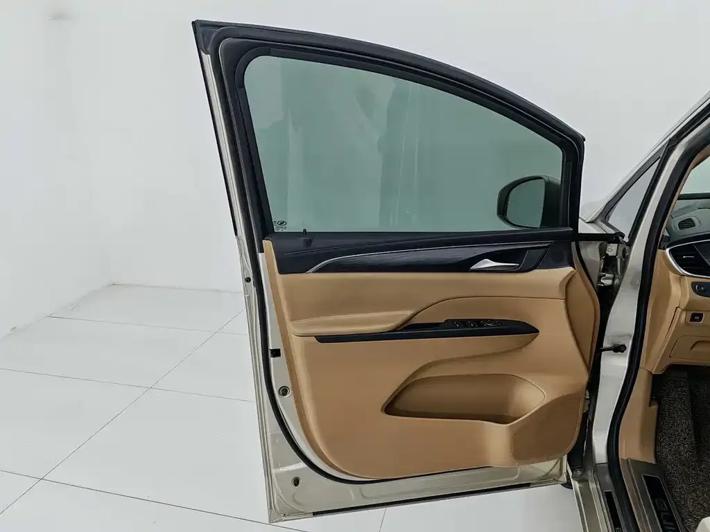 Buick GL8 2021 из CN, фото 3