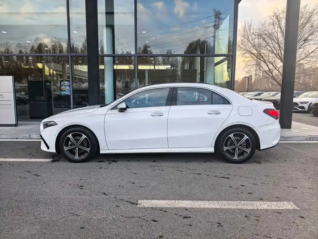Mercedes-Benz A-Class 2024 из CN, фото 10