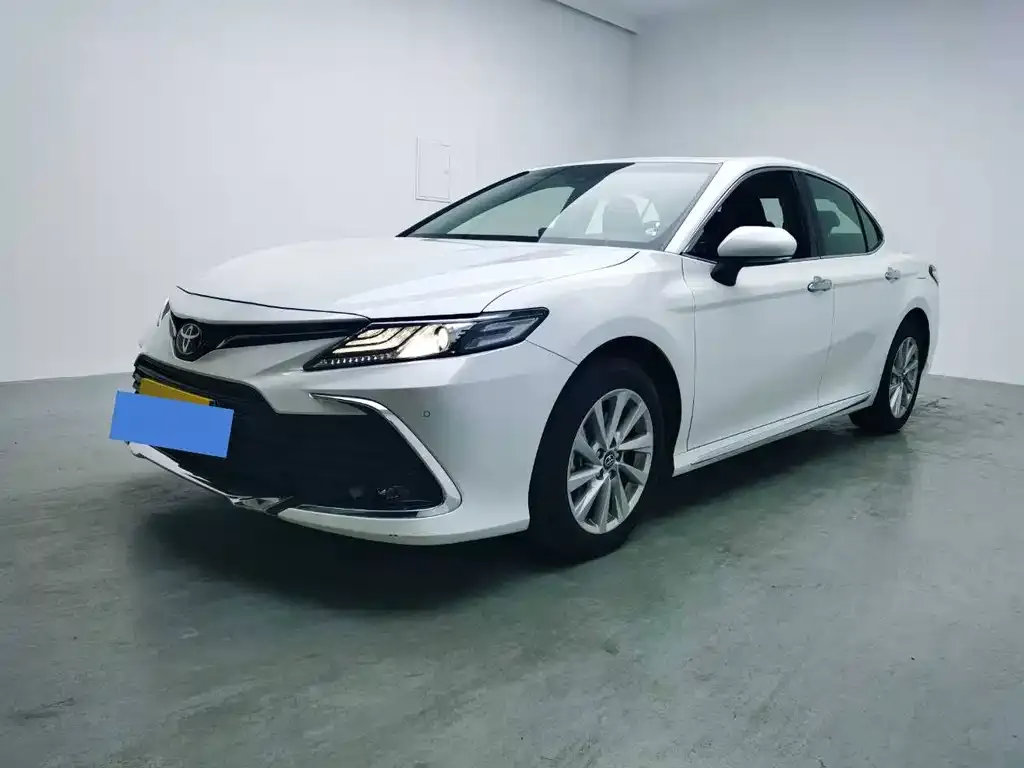 Toyota Camry 2023 из CN, фото 1