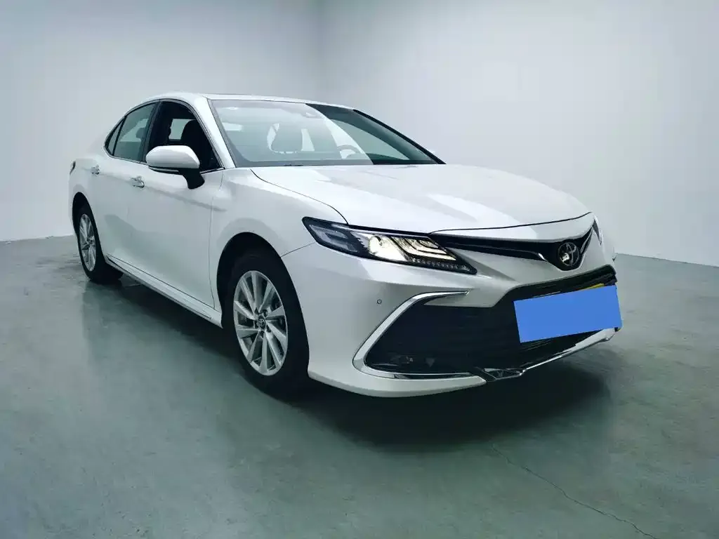 Toyota Camry 2023 из CN, фото 4