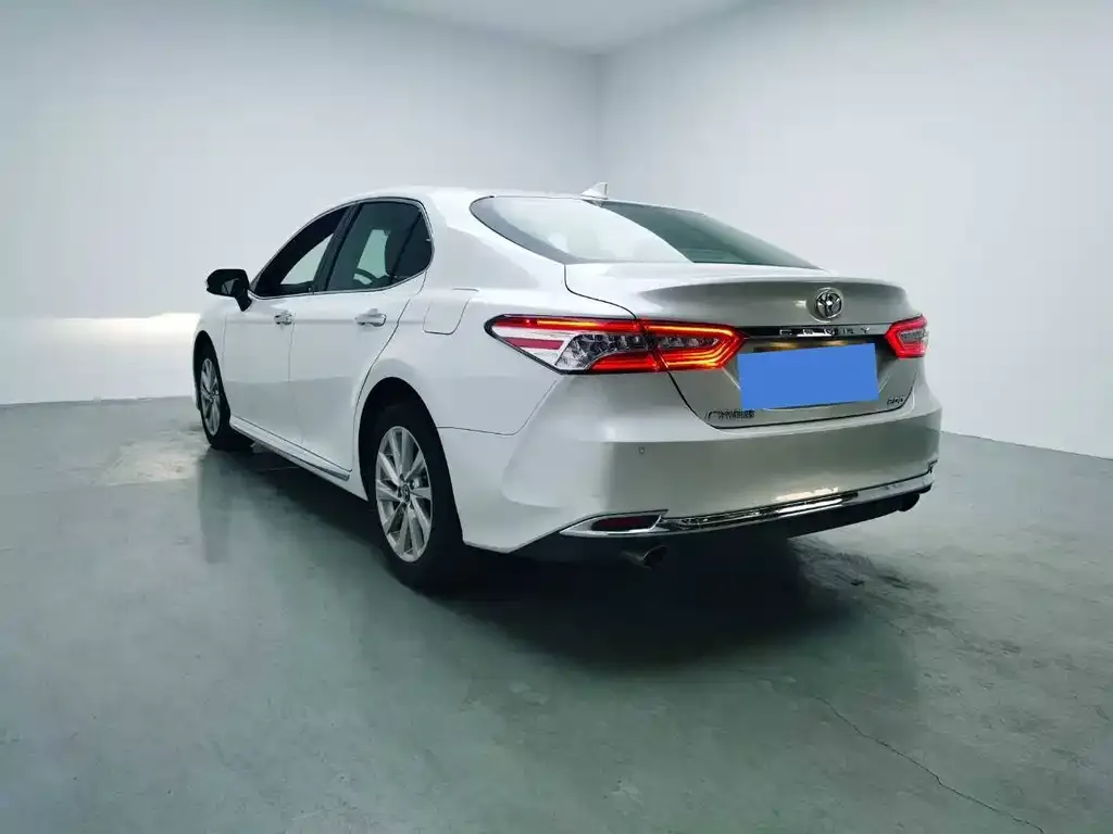Toyota Camry 2023 из CN, фото 5