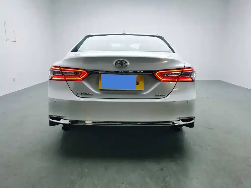 Toyota Camry 2023 из CN, фото 3