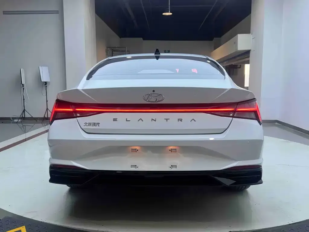 Hyundai Elantra 2023 из CN, фото 3