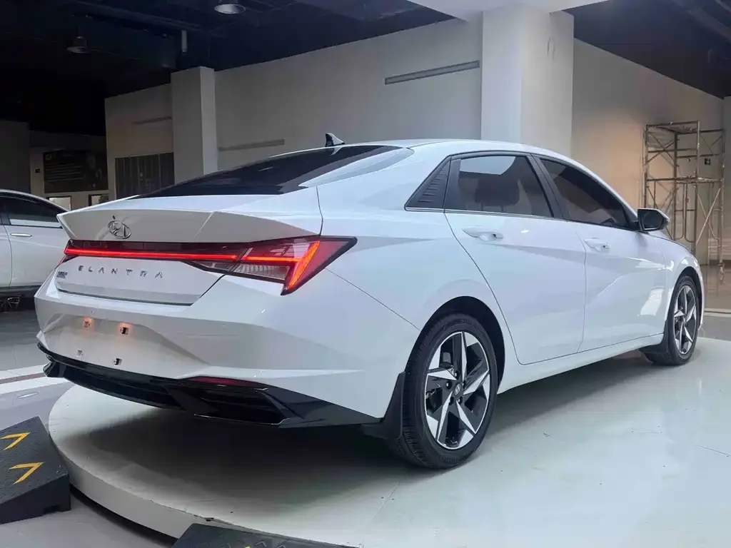 Hyundai Elantra 2023 из CN, фото 6