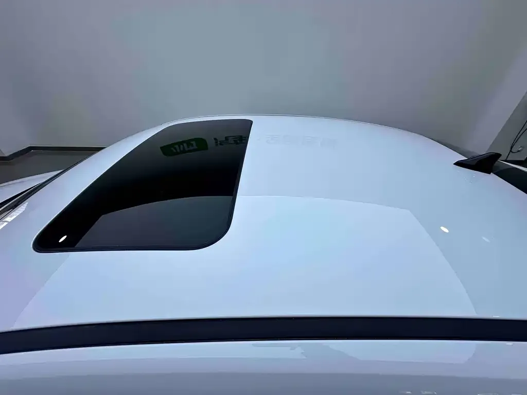 Hyundai Elantra 2023 из CN, фото 2