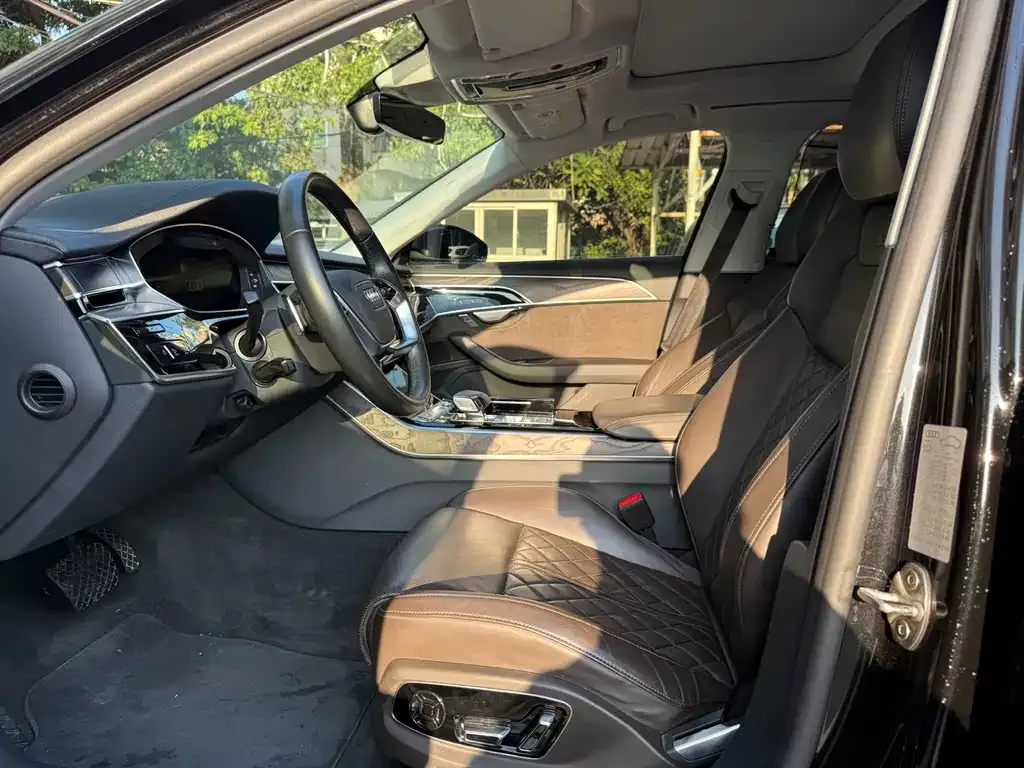 Audi A8 2021 из CN, фото 6