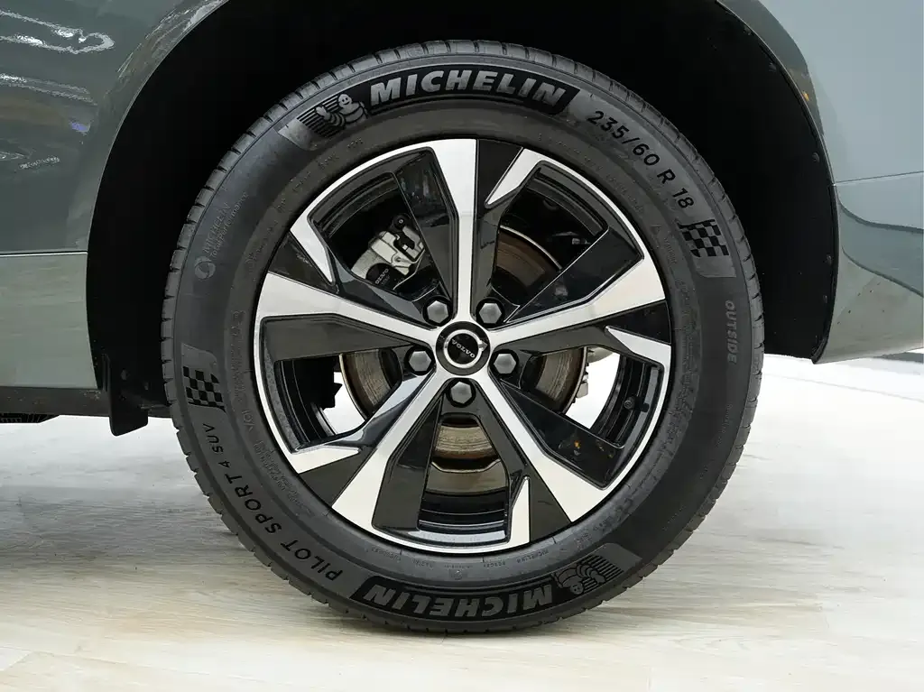 Volvo XC60 2025 из CN, фото 4