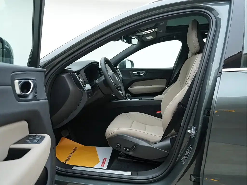 Volvo XC60 2025 из CN, фото 10