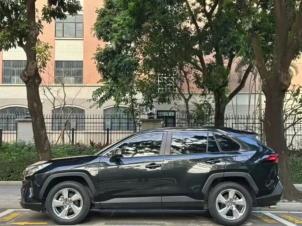 Toyota RAV4 2022 из CN, фото 5