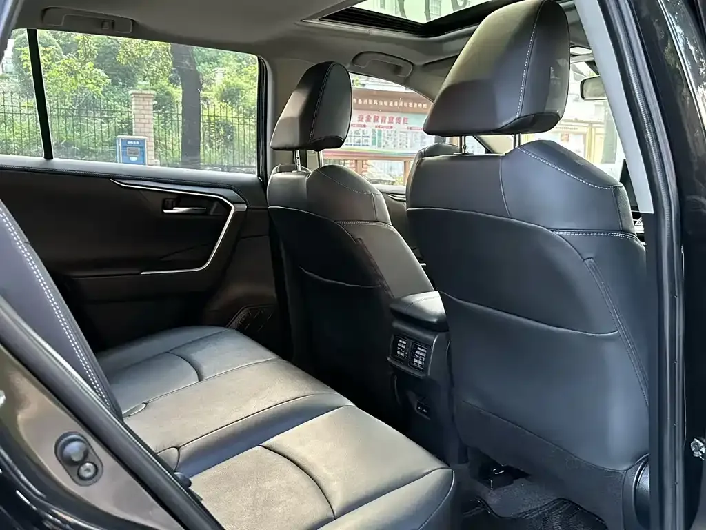 Toyota RAV4 2022 из CN, фото 8