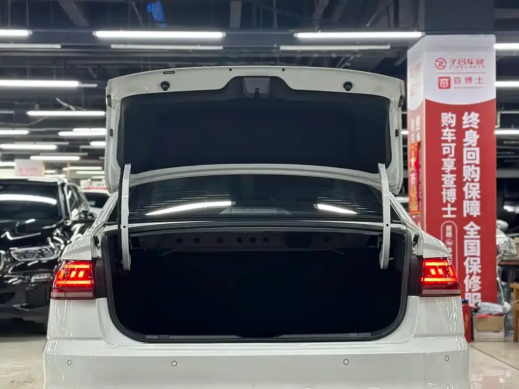 Volkswagen Bora 2022 из CN, фото 8