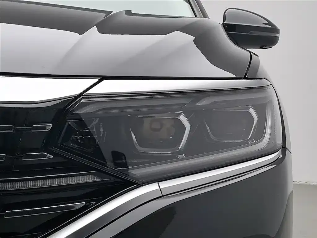 Volkswagen Passat 2023 из CN, фото 5