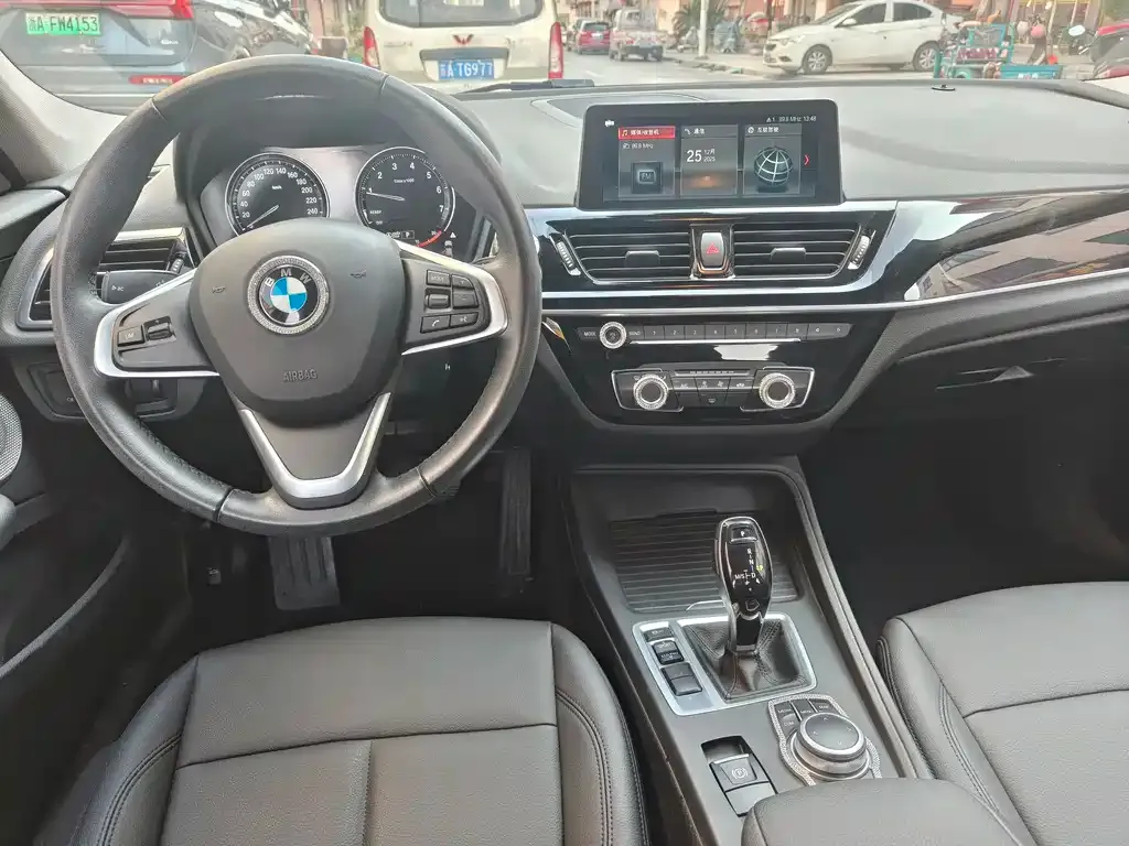 BMW 1 Series 2021 из CN, фото 2