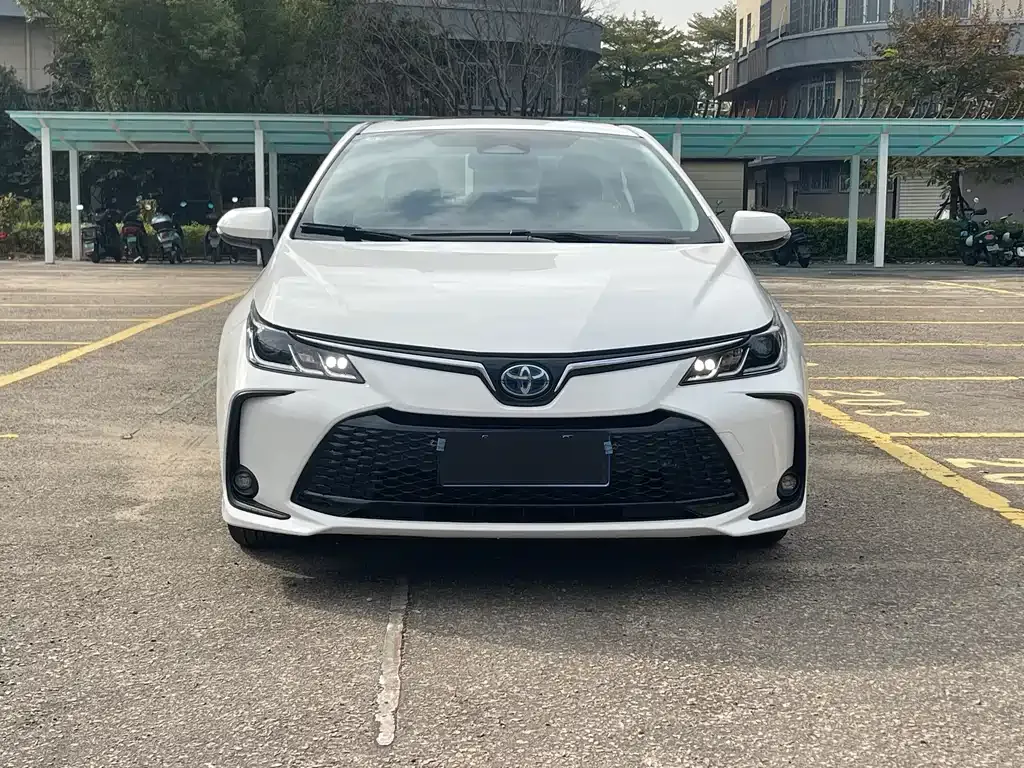 Toyota Corolla — фото 9
