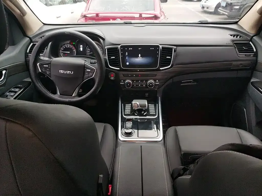 Isuzu MU-X 2024 из CN, фото 4
