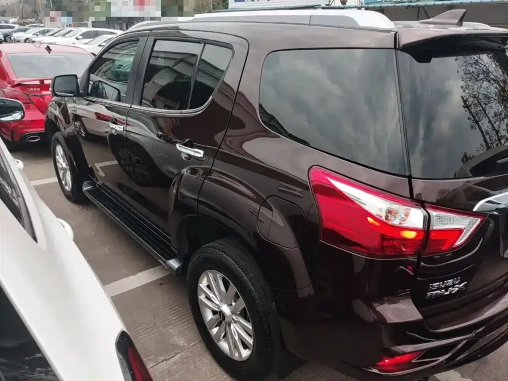 Isuzu MU-X 2024 из CN, фото 5