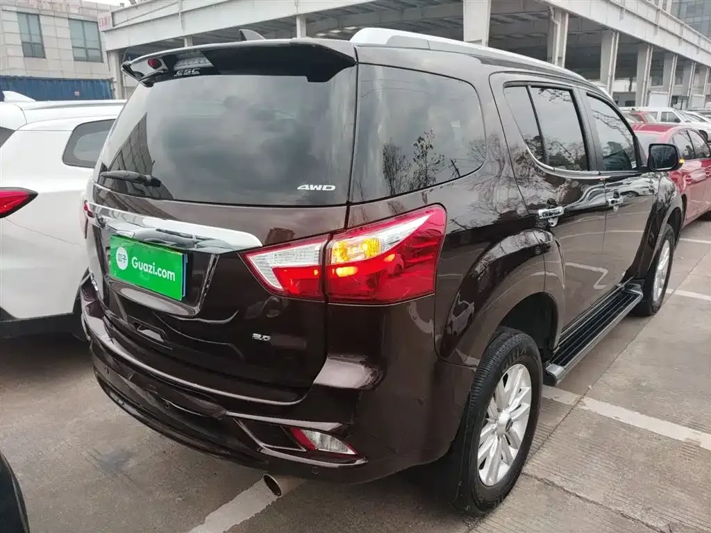 Isuzu MU-X 2024 из CN, фото 3