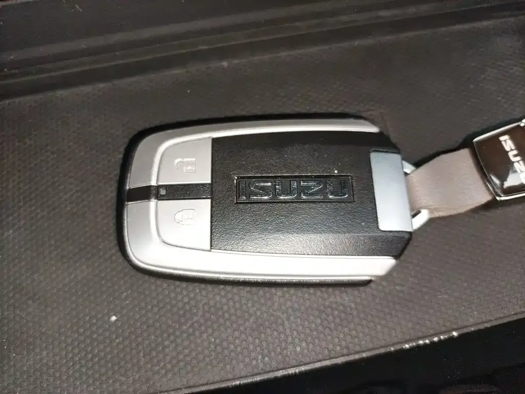Isuzu MU-X 2024 из CN, фото 8
