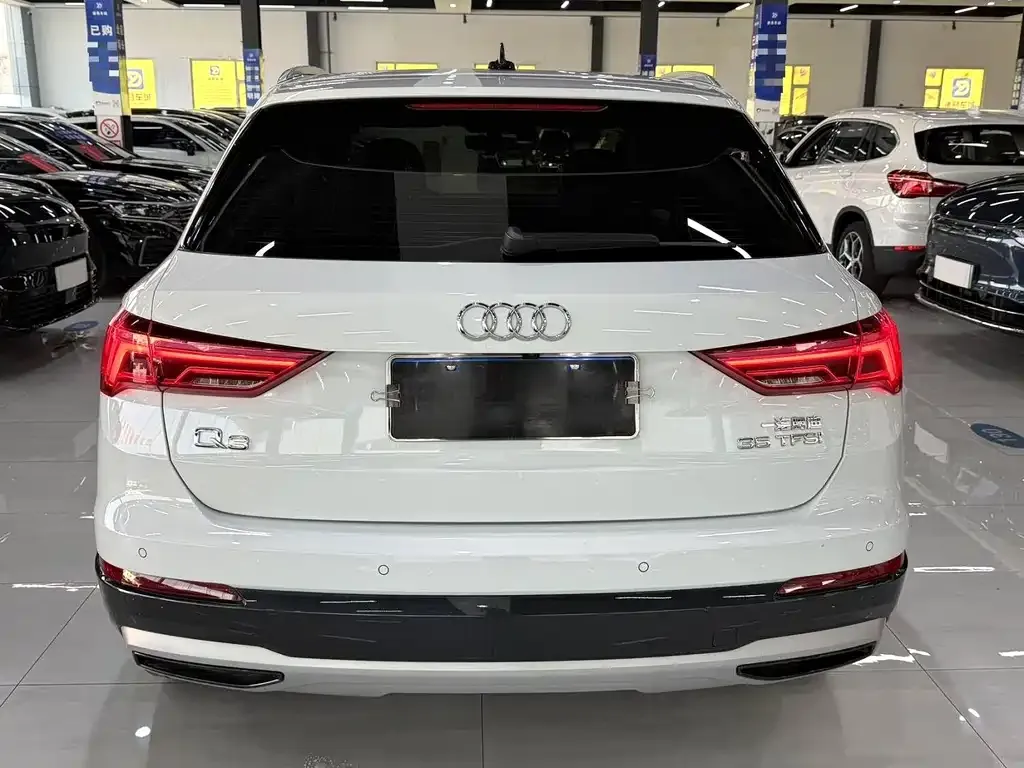 Audi Q3 — фото 10