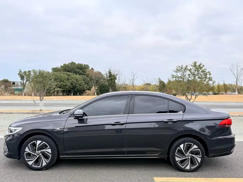 Volkswagen Bora 2023 из CN, фото 4