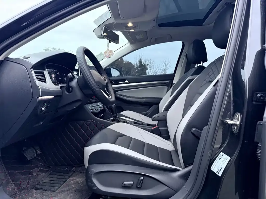 Volkswagen Bora 2023 из CN, фото 9