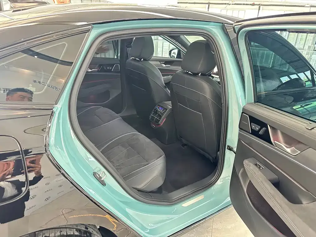 Volkswagen Passat — фото 8