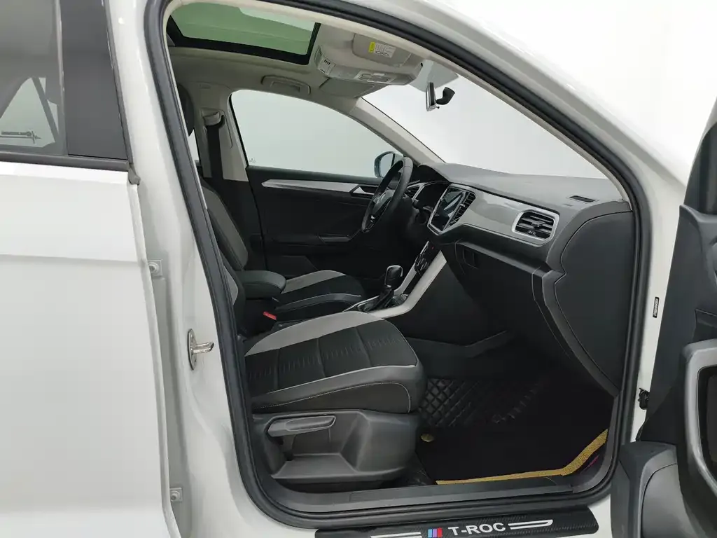 Volkswagen T-Roc 2023 из CN, фото 5