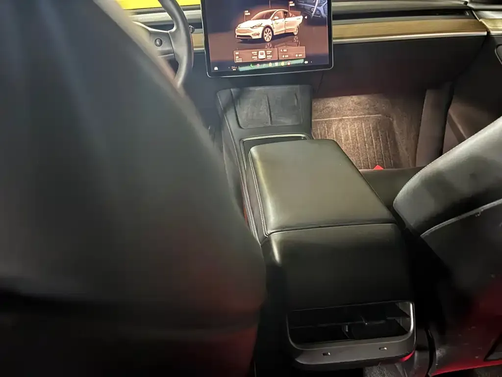 Tesla Model Y 2023 из CN, фото 3