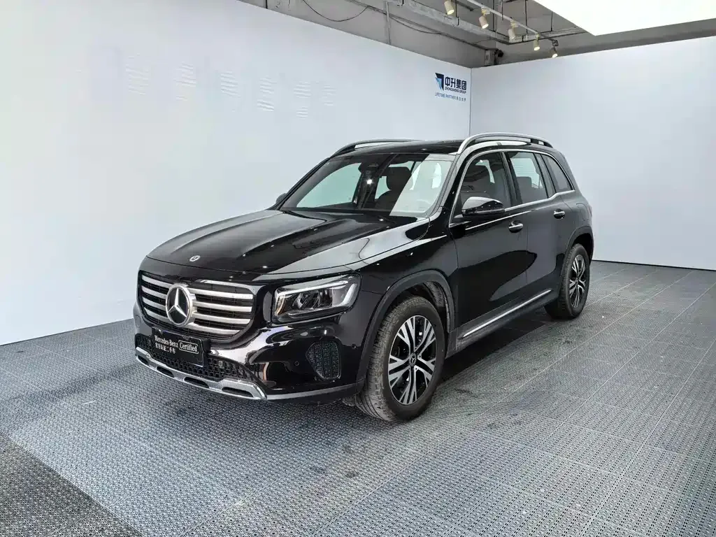 Mercedes-Benz GLB — фото 1