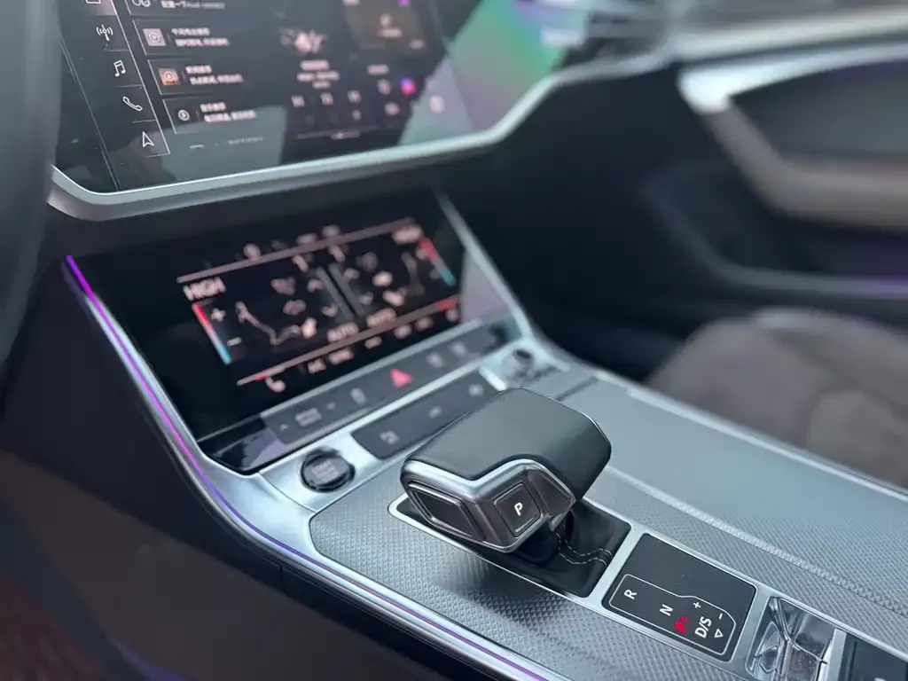 Audi A7L 2023 из CN, фото 3