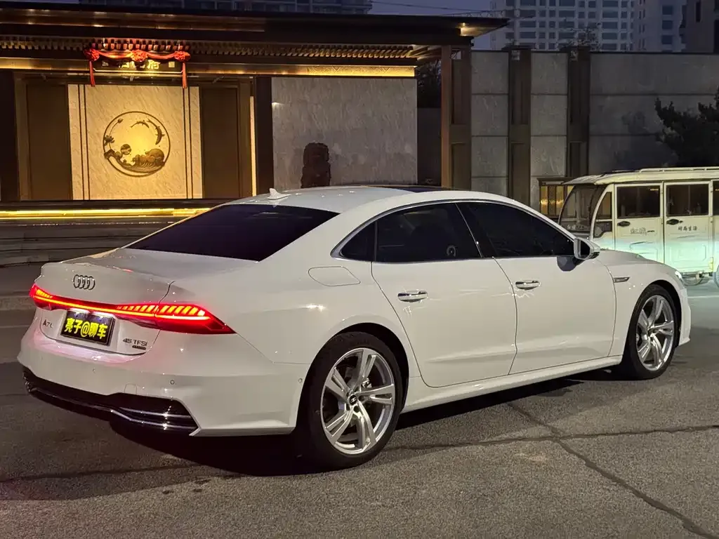 Audi A7L 2023 из CN, фото 7