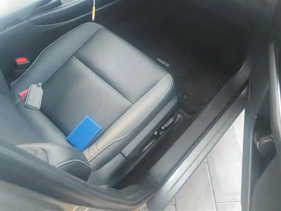 Lexus UX New Energy 2022 из CN, фото 8