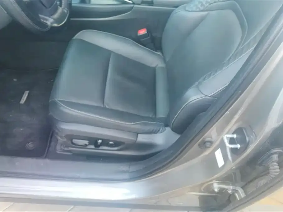 Lexus UX New Energy 2022 из CN, фото 6