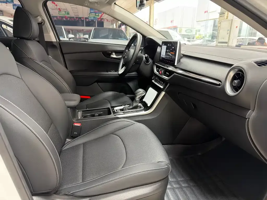 Kia K3 2023 из CN, фото 8
