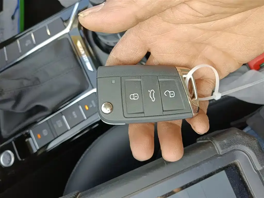 Volkswagen Passat New Energy 2025 из CN, фото 2