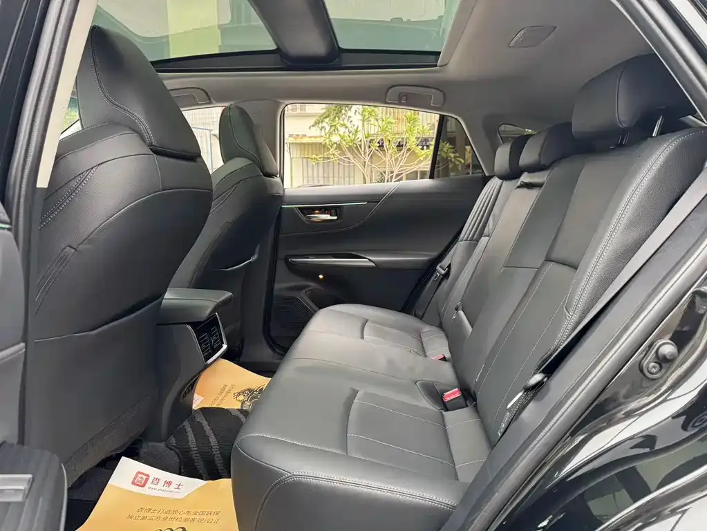 Toyota Harrier 2024 из CN, фото 3