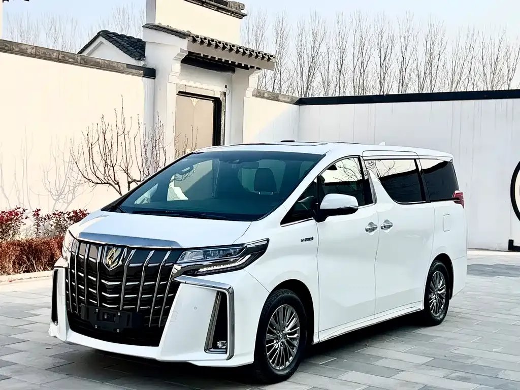 Toyota Alphard 2023 из CN, фото 1