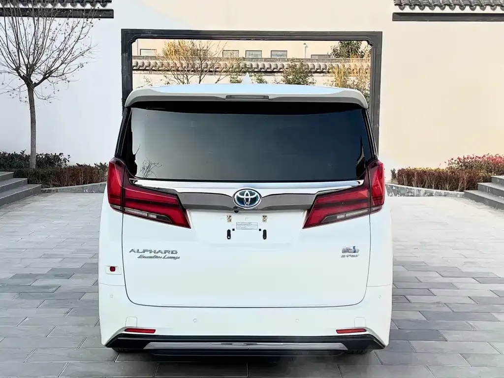 Toyota Alphard 2023 из CN, фото 8