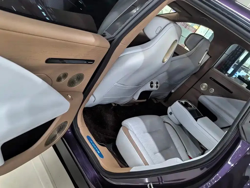 [object Object] Avatr 07 2024 из CN, фото 8