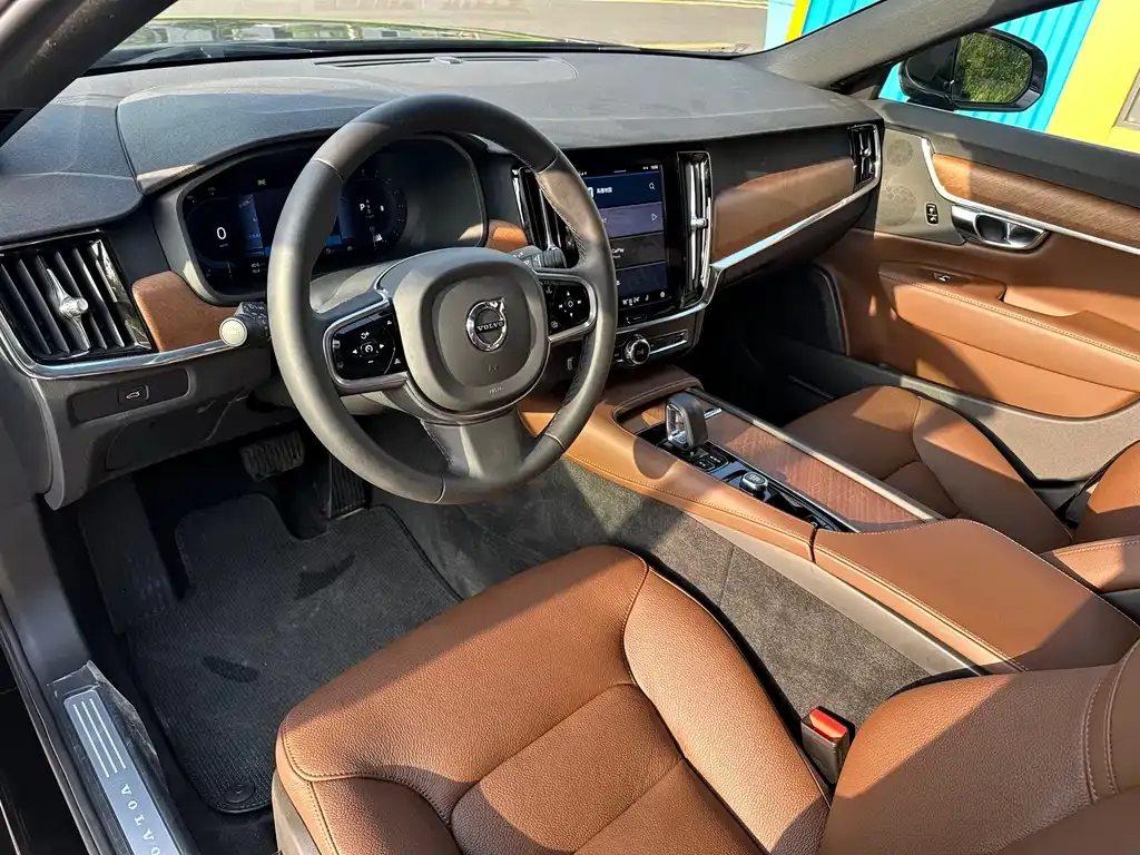 Volvo S90 2024 из CN, фото 2