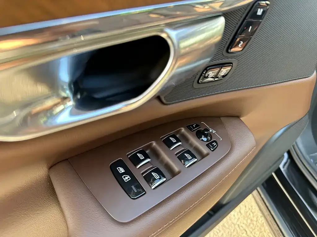 Volvo S90 2024 из CN, фото 9