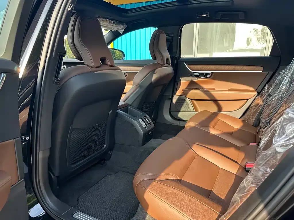Volvo S90 2024 из CN, фото 8