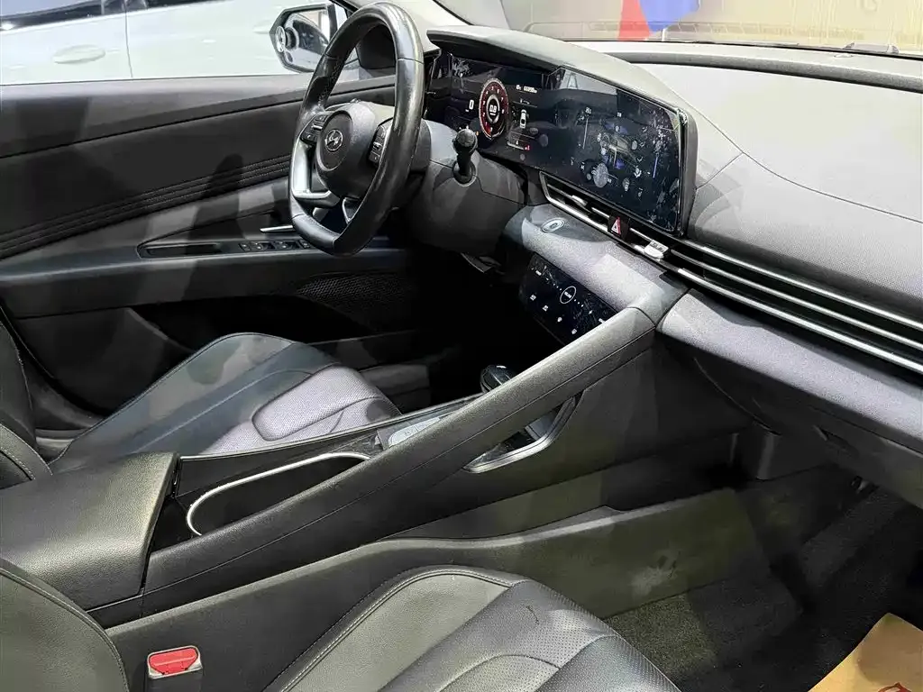 Hyundai Elantra 2022 из CN, фото 10
