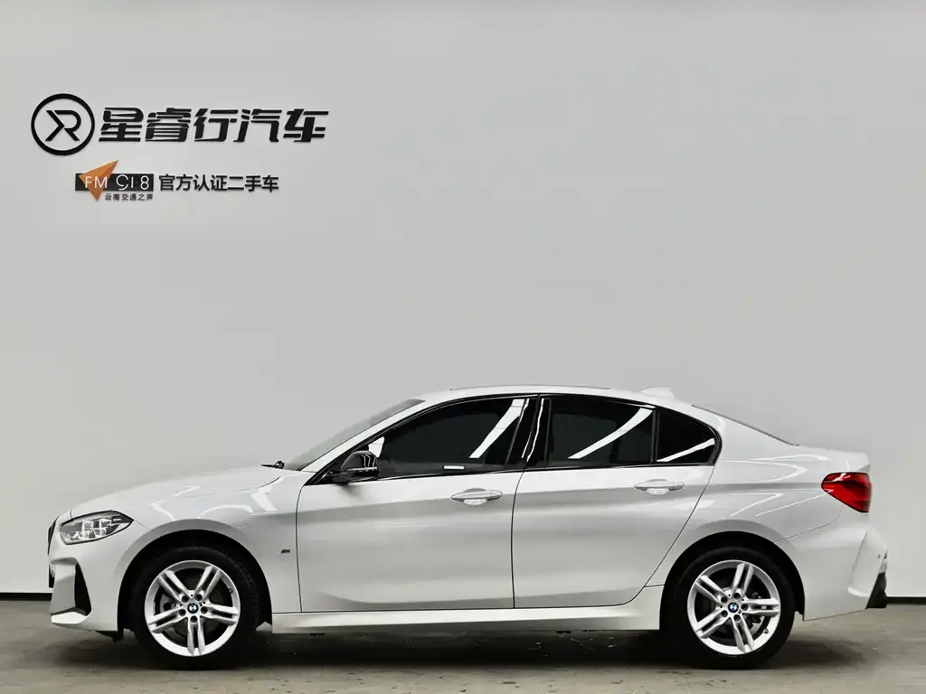 BMW 1 Series 2023 из CN, фото 5